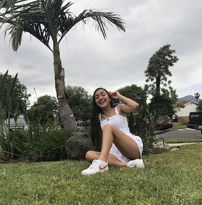 Meet your Posher, Iris